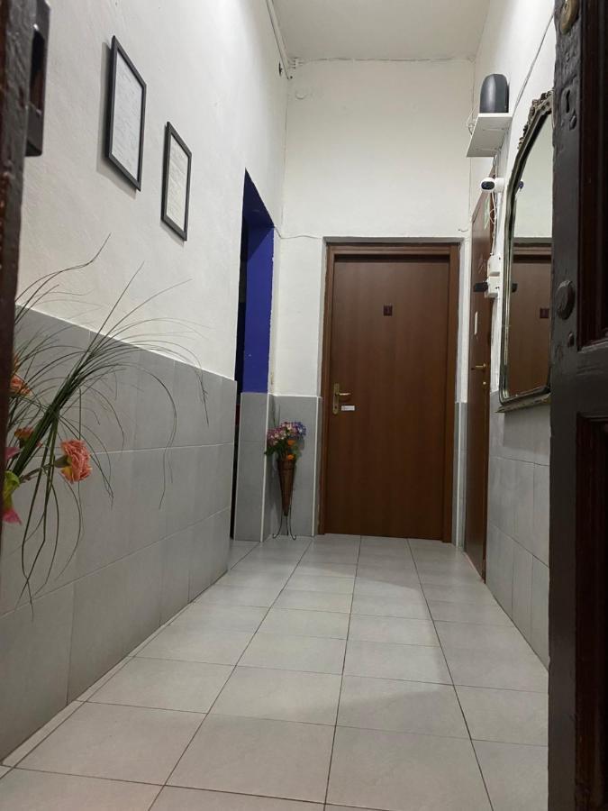 Хостел Volturno House Рим Екстер'єр фото